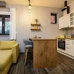 Luxury Lara With Heated Pool, Hot-tub And Sauna - Six Bedroom With Pool 别墅 Zmijavci