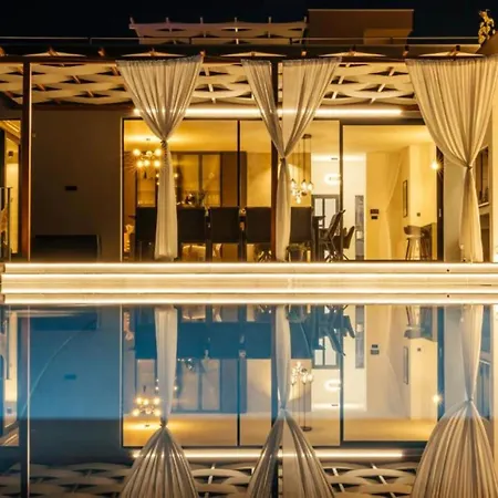 Luxury Lara With Heated Pool, Hot-tub And Sauna - Six Bedroom With Pool 别墅 *