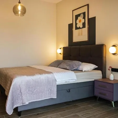 Luxury Lara With Heated Pool, Hot-tub And Sauna - Six Bedroom With Pool 别墅 *