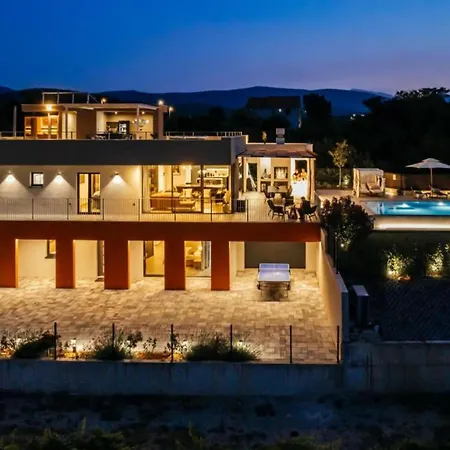 别墅 Luxury Lara With Heated Pool, Hot-tub And Sauna - Six Bedroom With Pool Zmijavci