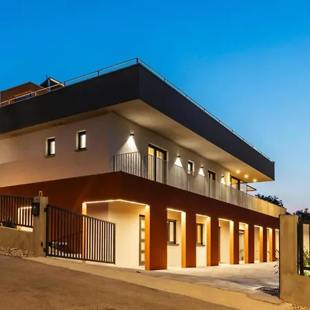 Luxury Lara With Heated Pool, Hot-tub And Sauna - Six Bedroom With Pool