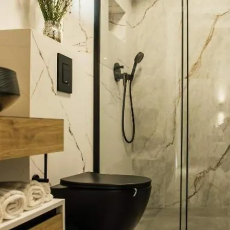 Luxury Lara With Heated Pool, Hot-tub And Sauna - Six Bedroom With Pool *