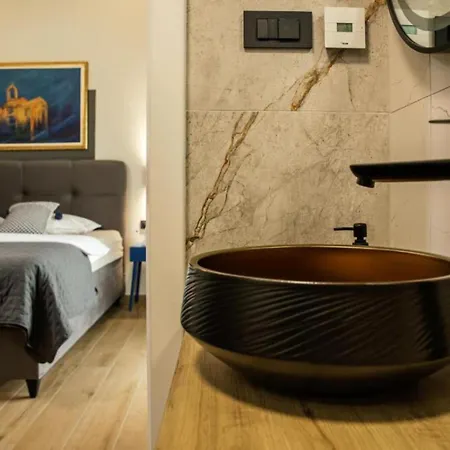 Luxury Lara With Heated Pool, Hot-tub And Sauna - Six Bedroom With Pool *
