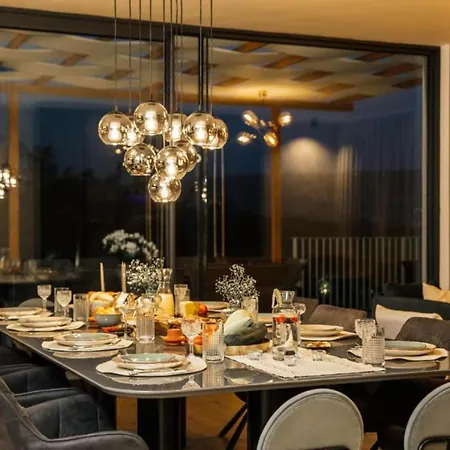 Luxury Lara With Heated Pool, Hot-tub And Sauna - Six Bedroom With Pool